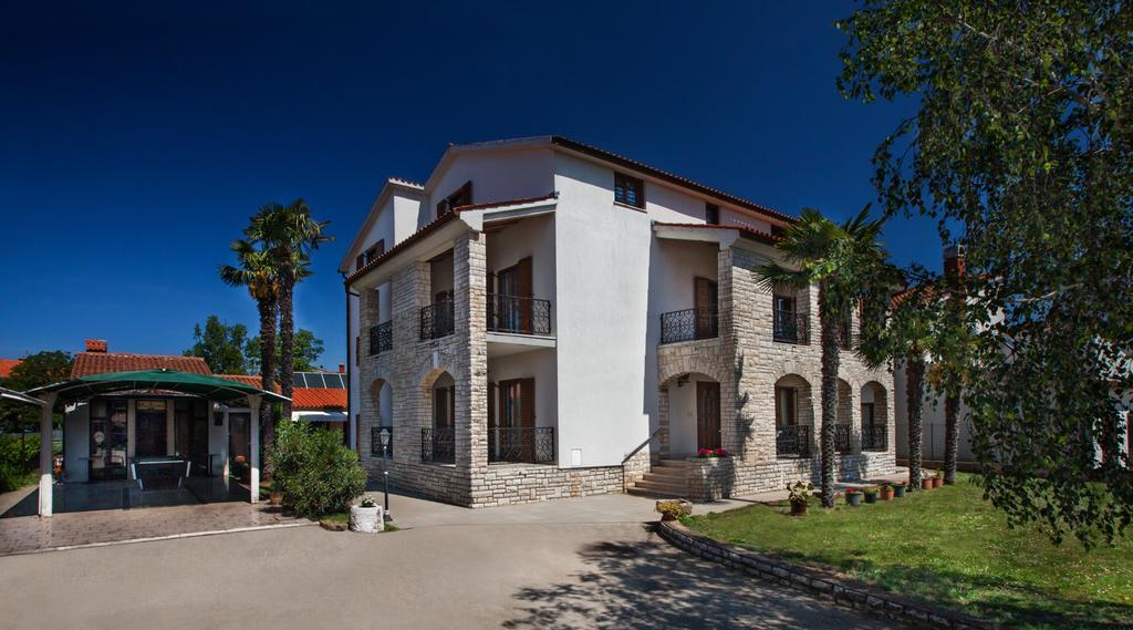 B&B Moderno Fažana Exterior foto